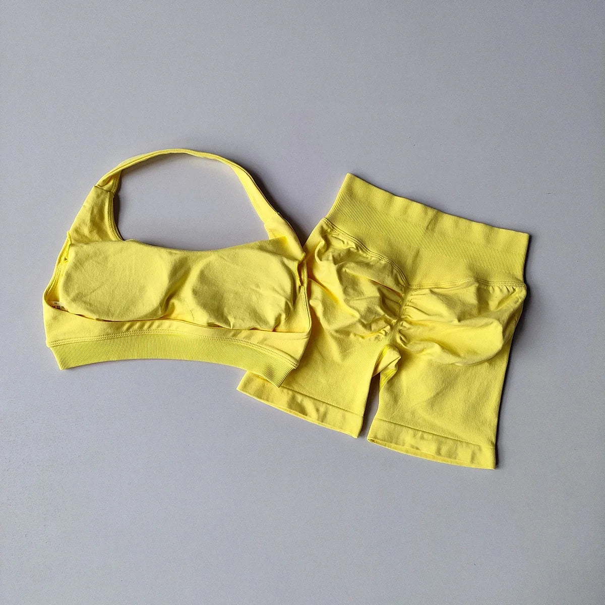 Women's Seamless Yoga Set Two Piece Halter Sports Bra Shorts